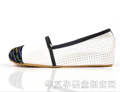 ӭ��Ь�I��ɫ��Ƥ�W��