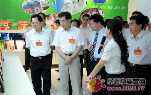 �V�|ʡί��ӛ��ʡ�L(zh��ng)����ʿ�����F(tu��n)ҕ�첢�Ą�(l��)��I(y��)�l(f��)չ