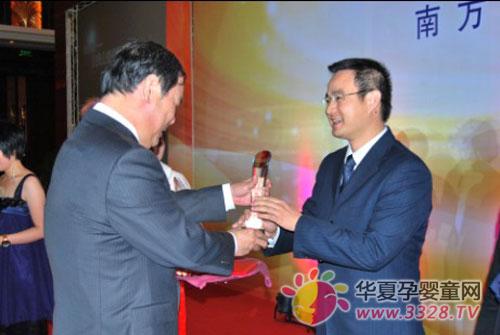 ��ʿ�����F(tu��n)�s�@���Ϸ��¾�����ؚ��(chu��ng)�ª�(ji��ng)��